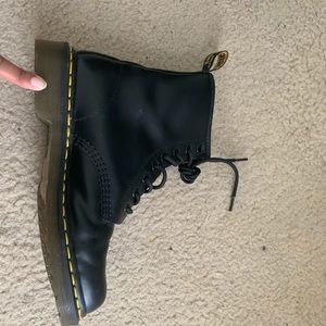 1460 WOMEN'S SMOOTH LEATHER LACE UP BOOTS